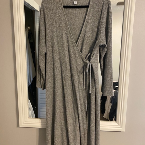 Plus size sweater wrap dress - Picture 1 of 4